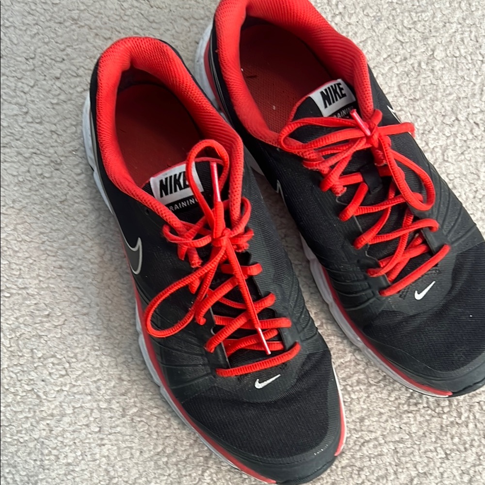 Nike Men's Black and Red Running Shoes - Picture 1 of 3